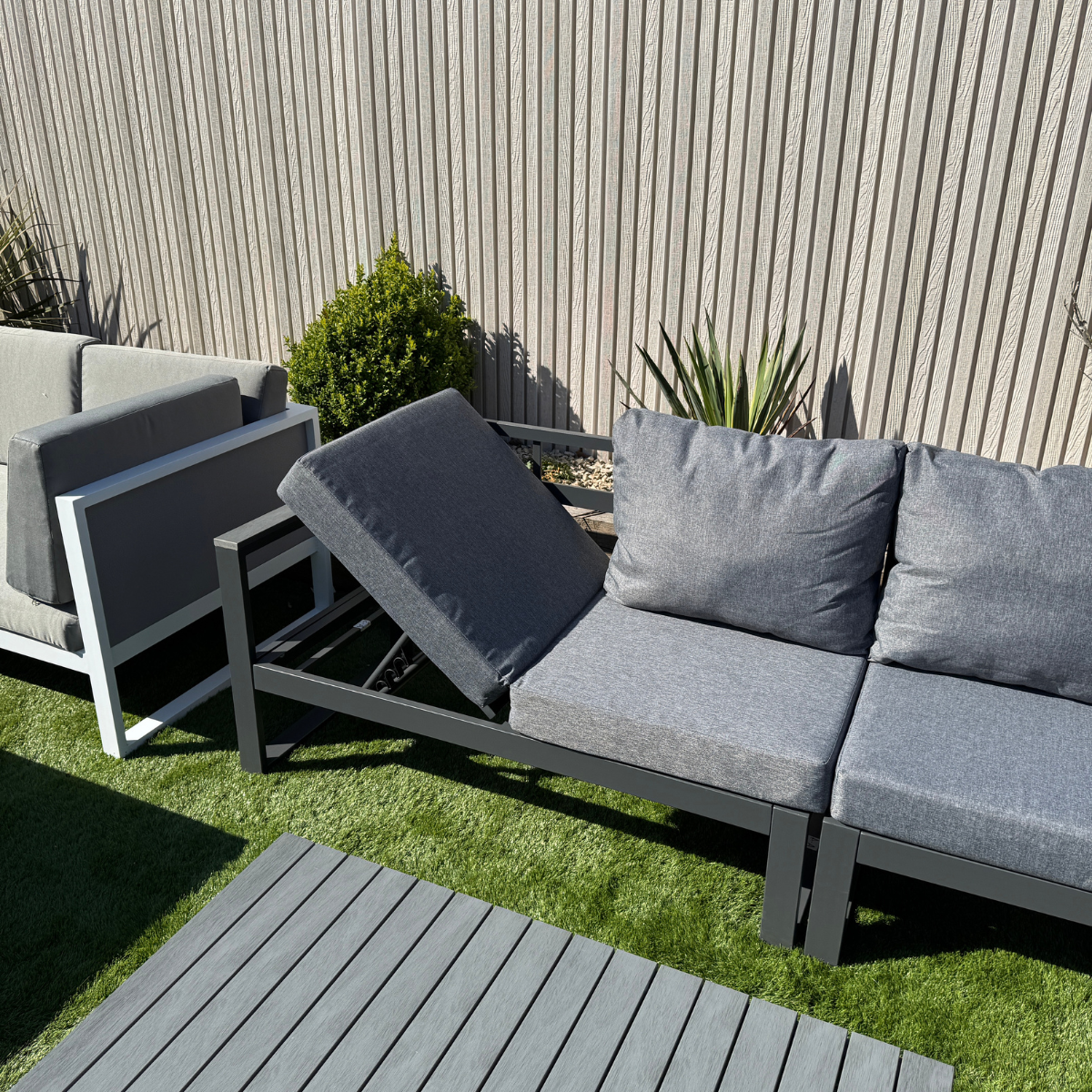 Luxe RHF Corner Set Charcoal Aluminium Frame With Grey Cushions - AMC Furniture