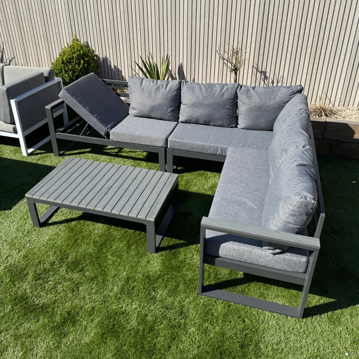 Luxe RHF Corner Set Charcoal Aluminium Frame With Grey Cushions - AMC Furniture