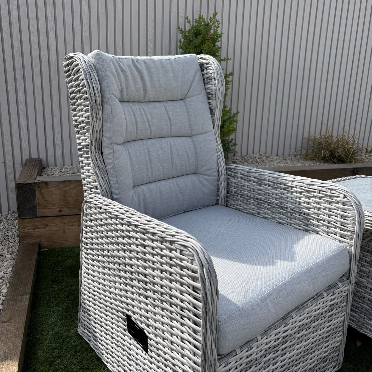 Willow Rattan and Aluminum Frame Reclining Lounge Set – Grey/Beige (14930009850234)