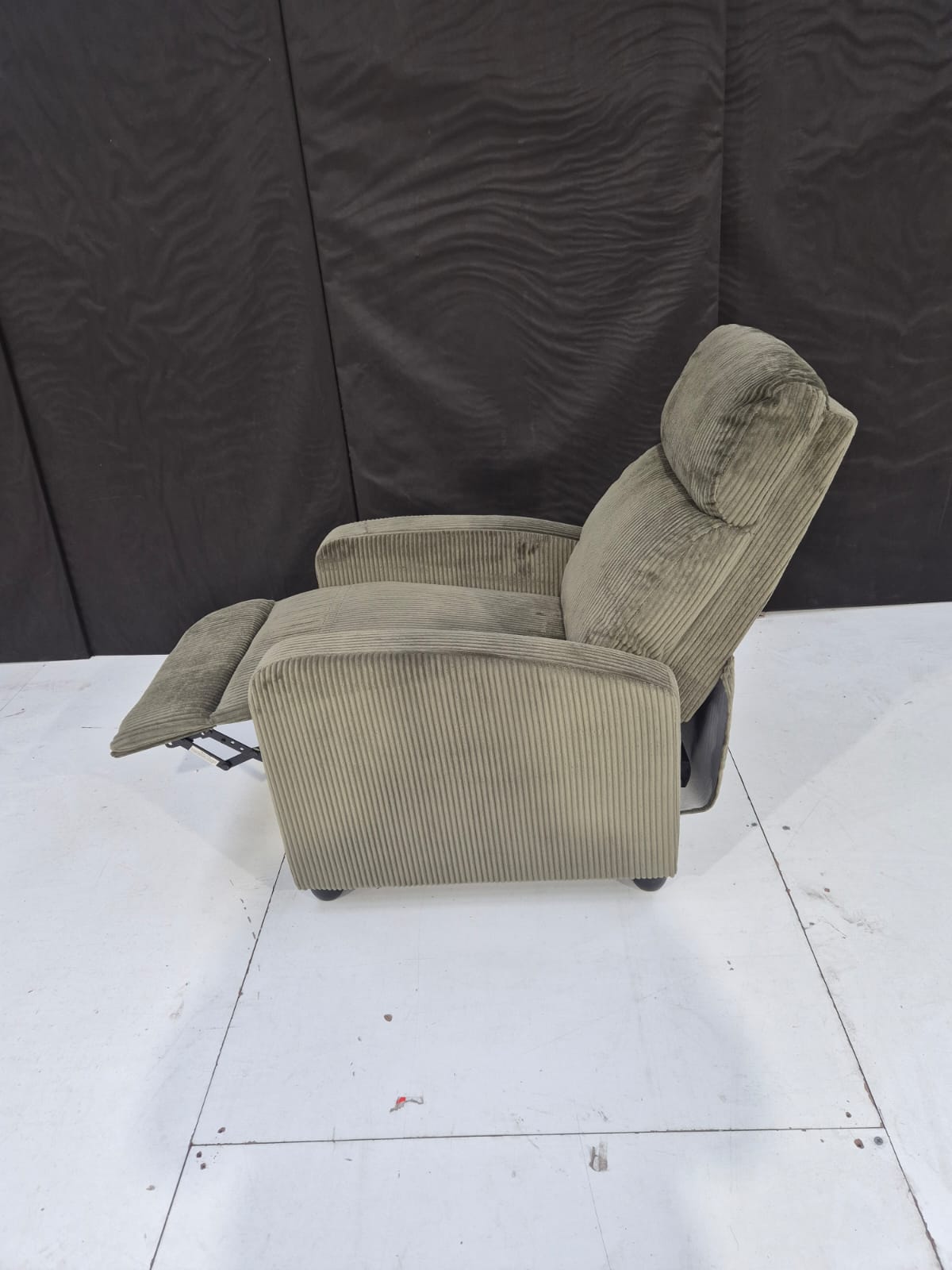 Sanza Corduroy Upholstered Recliner 49216 - AMC Furniture