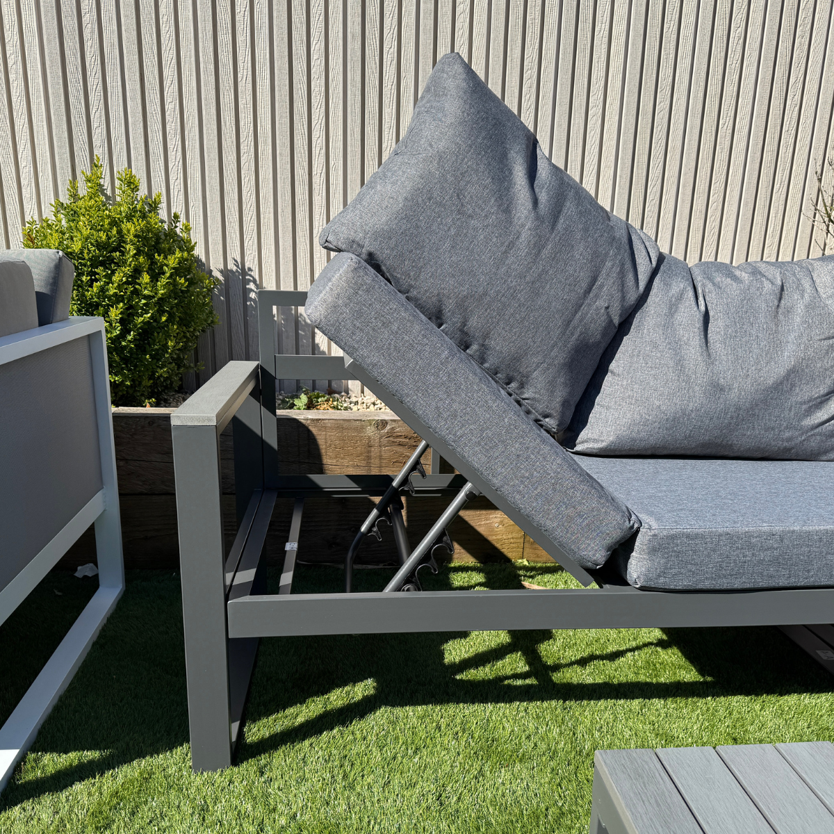 Luxe RHF Corner Set Charcoal Aluminium Frame With Grey Cushions - AMC Furniture