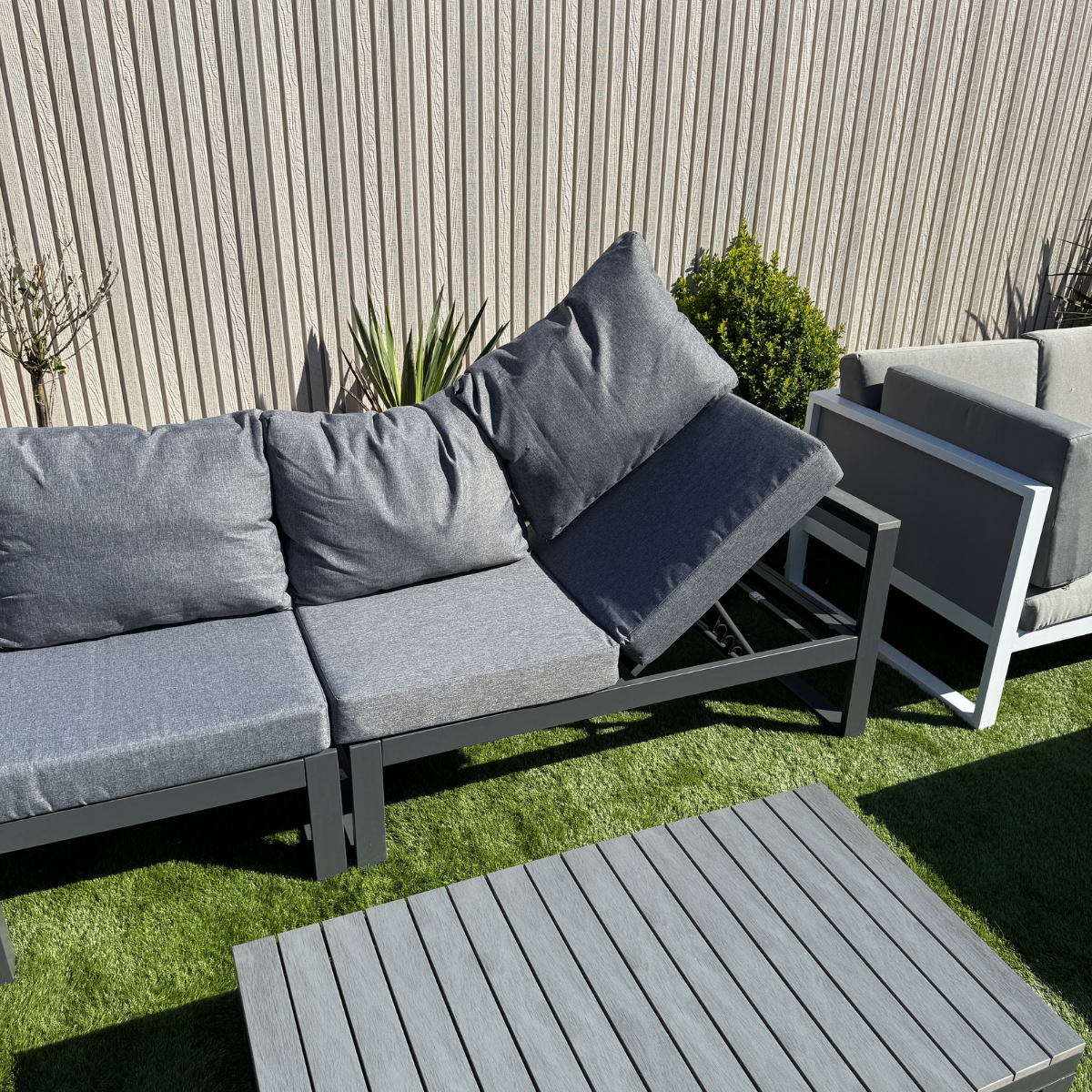 Luxe LHF Corner Set Charcoal Aluminium Frame With Grey Cushions - AMC Furniture