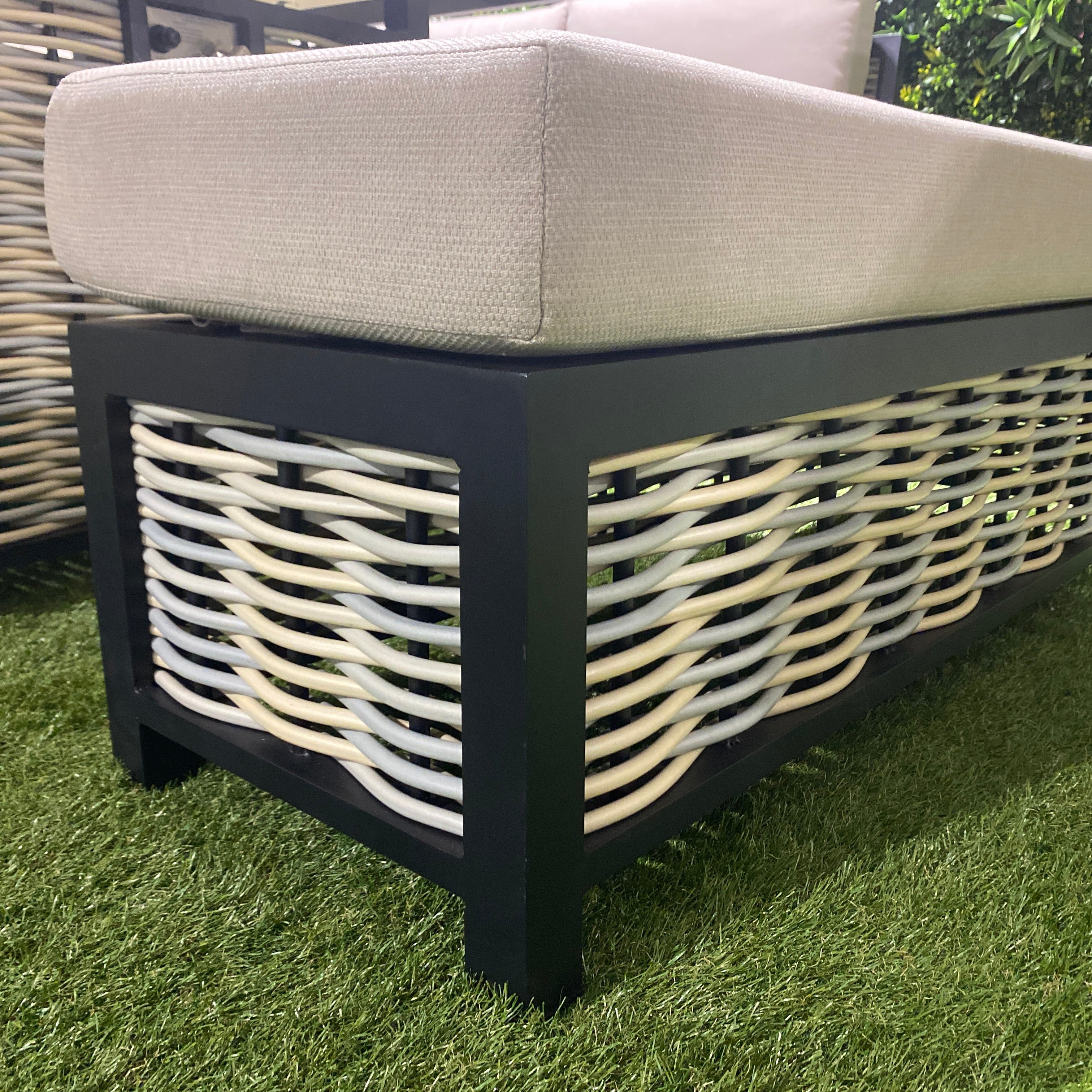 Ivy Aluminium Firepit Dining Set In Beige (14929993597306)