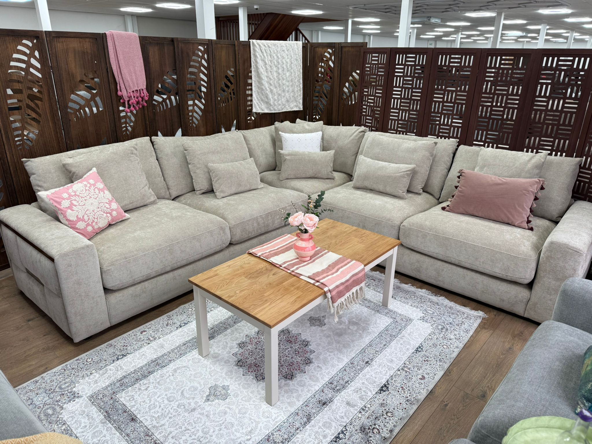 Sola large corner sofa beige 3