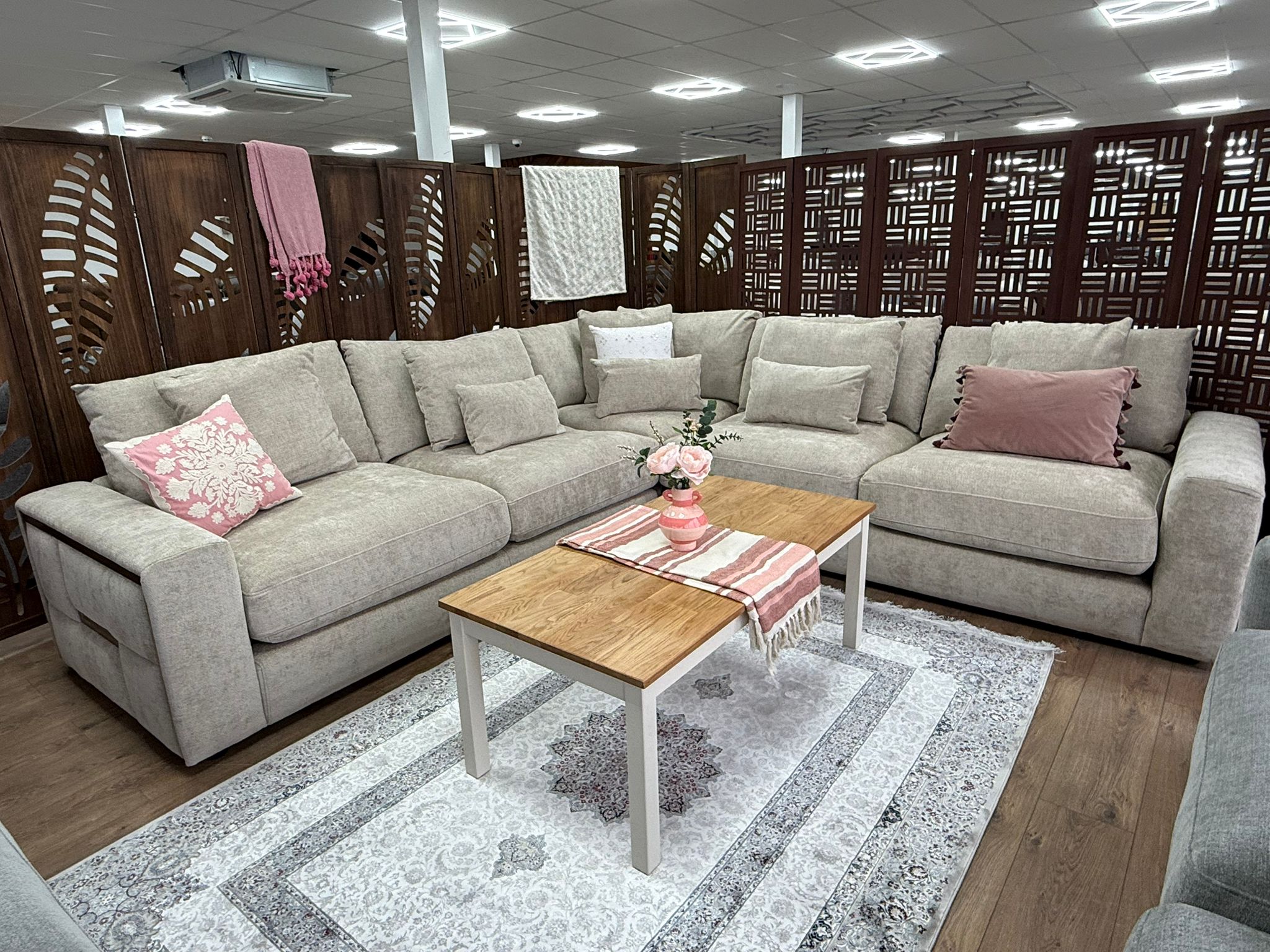 Sola large corner sofa beige 4